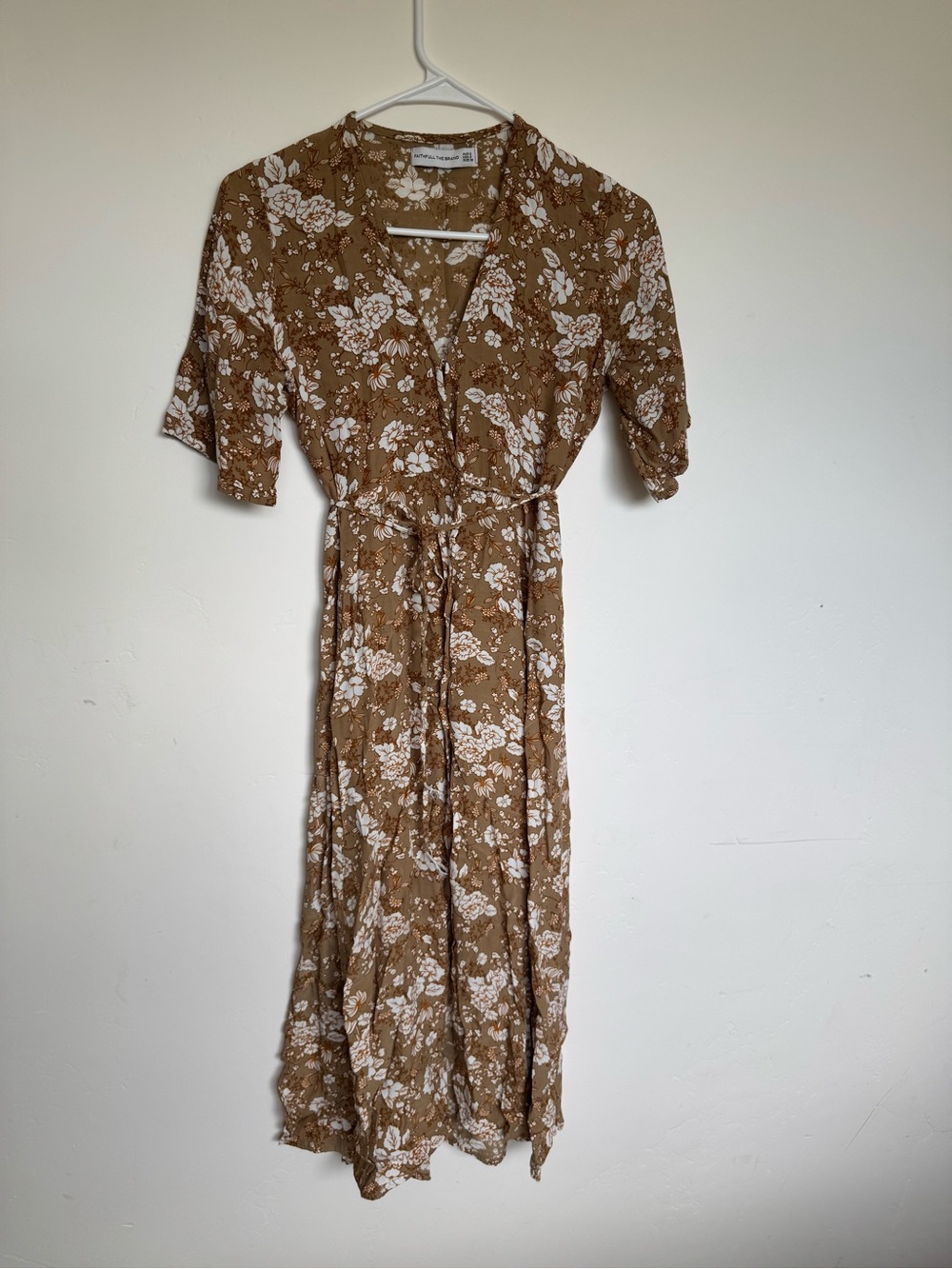 FAITHFULL THE BRAND RIVIERA MIDI DRESS IN ETTA FLORAL. Small